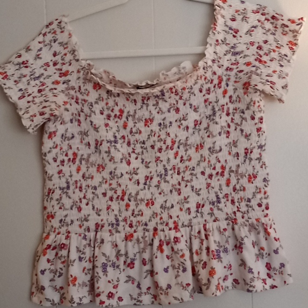 American Eagle top 🧡